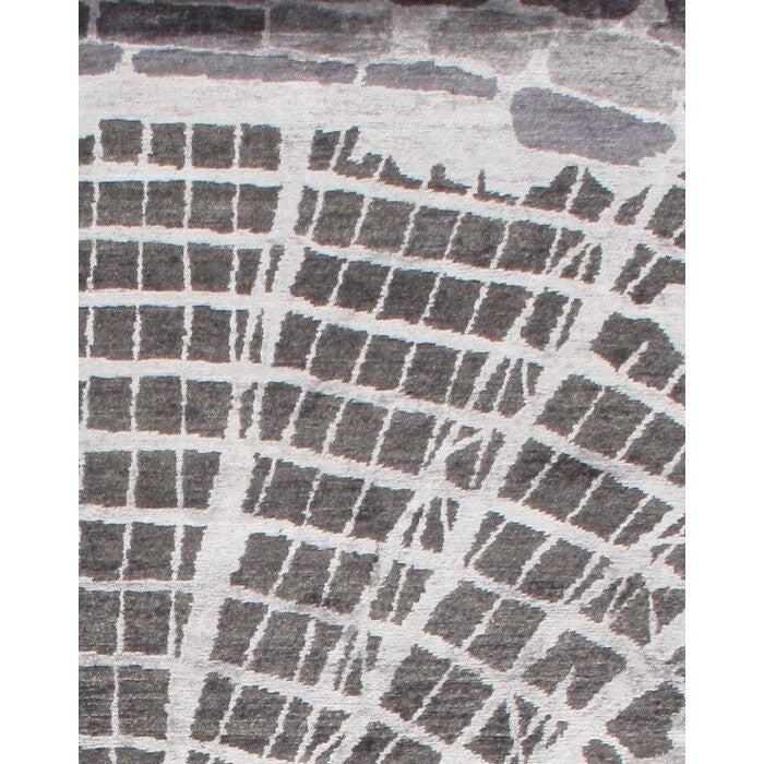 Modern Hand Knotted Silk Gray Area Rug - 4' x 6'
