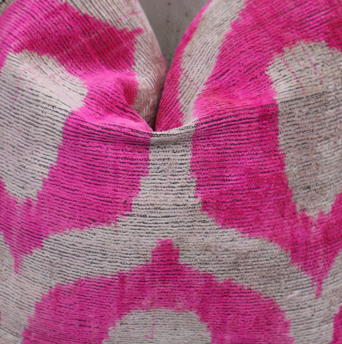 Canvello Velvet Pink Ivory Pillow | 16 x 16 in (40 x 40 cm) - Canvello