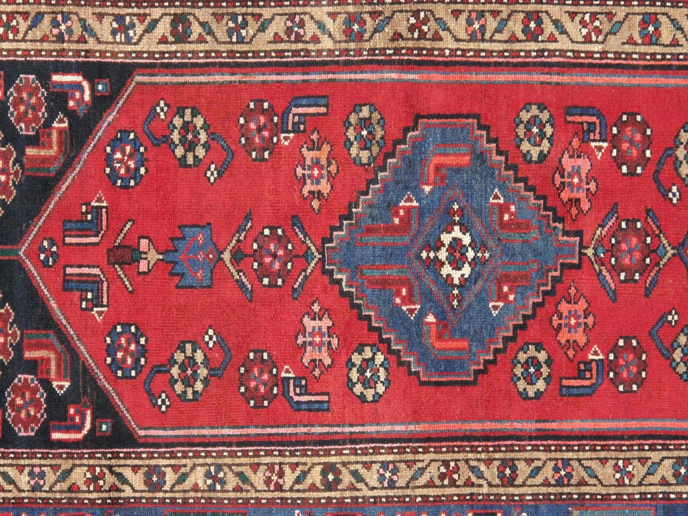 Canvello Vintage Shiraz Rust Small Silkroad Rugs - 4'1" X 6'9" - Canvello