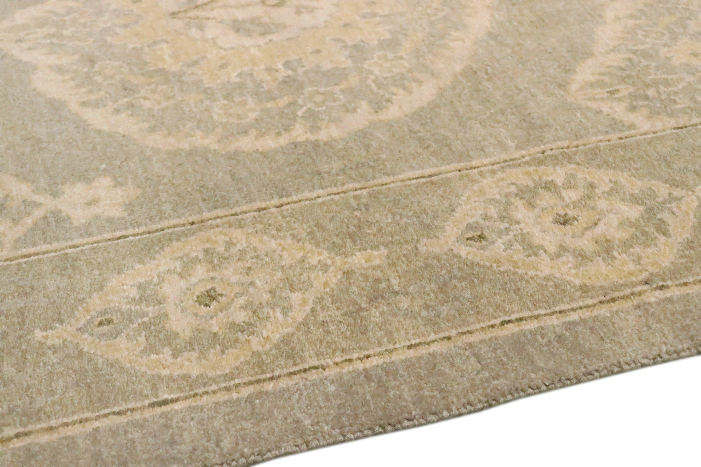 Canvellon Hand-Knotted Lamb's Wool Area Rug- 8'1" X 9'11"
